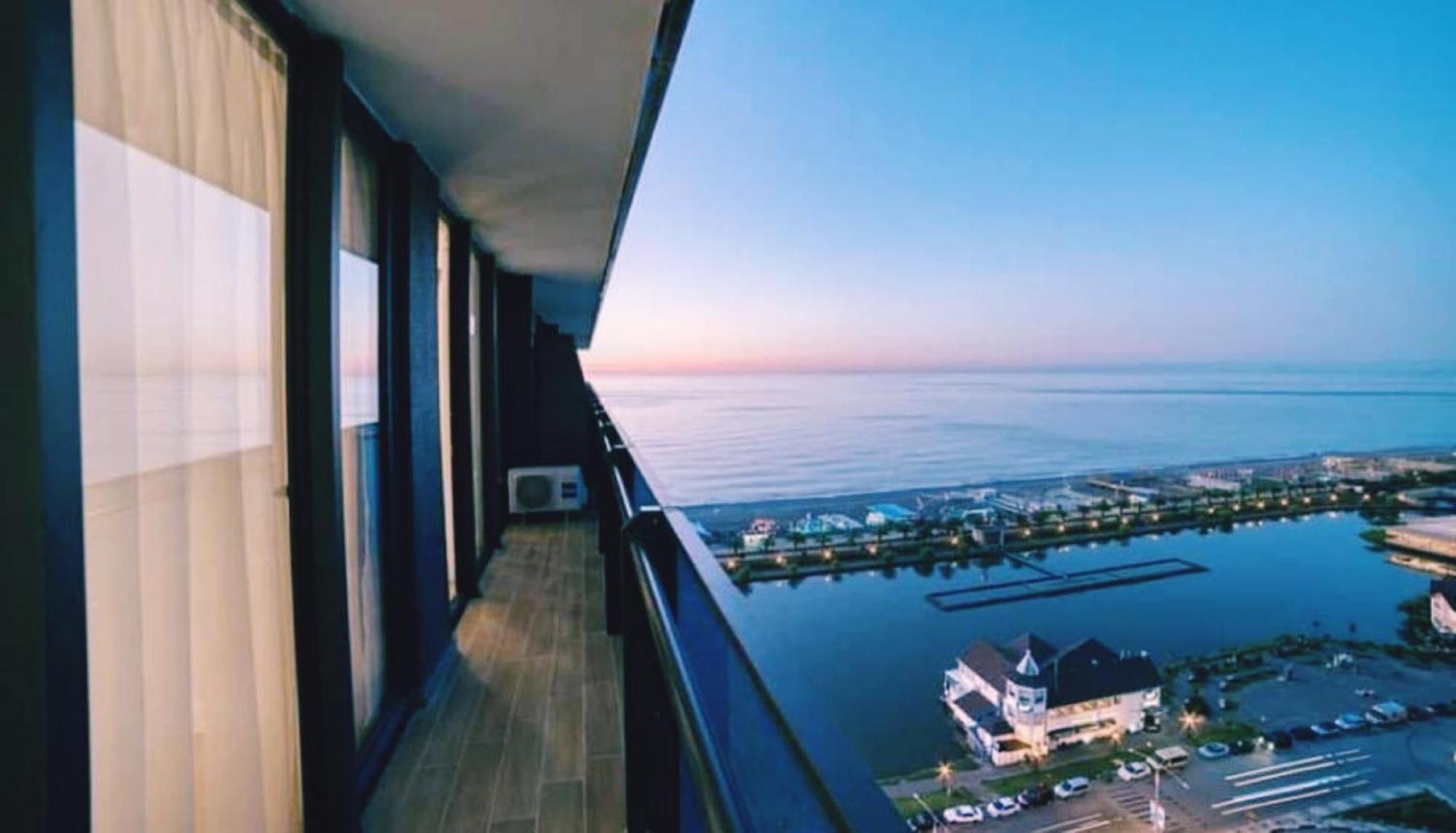 Orbi City-Sea View Aparthotel Batumi Exterior photo